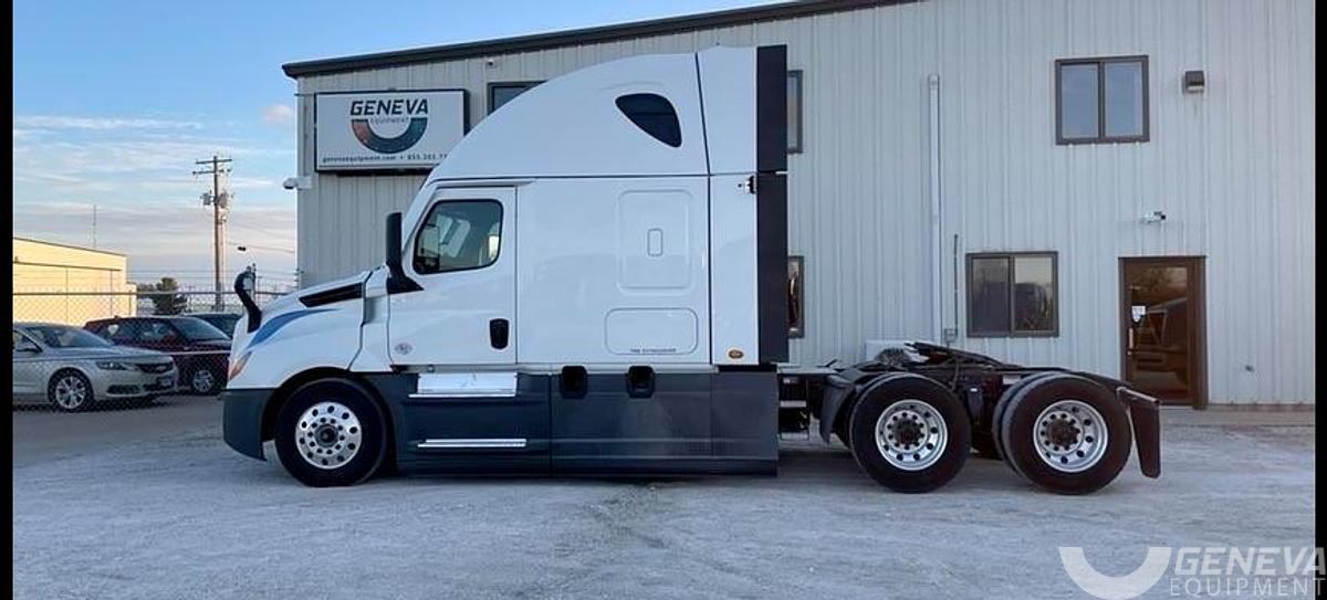Used 2022 Freightliner Cascadia 126