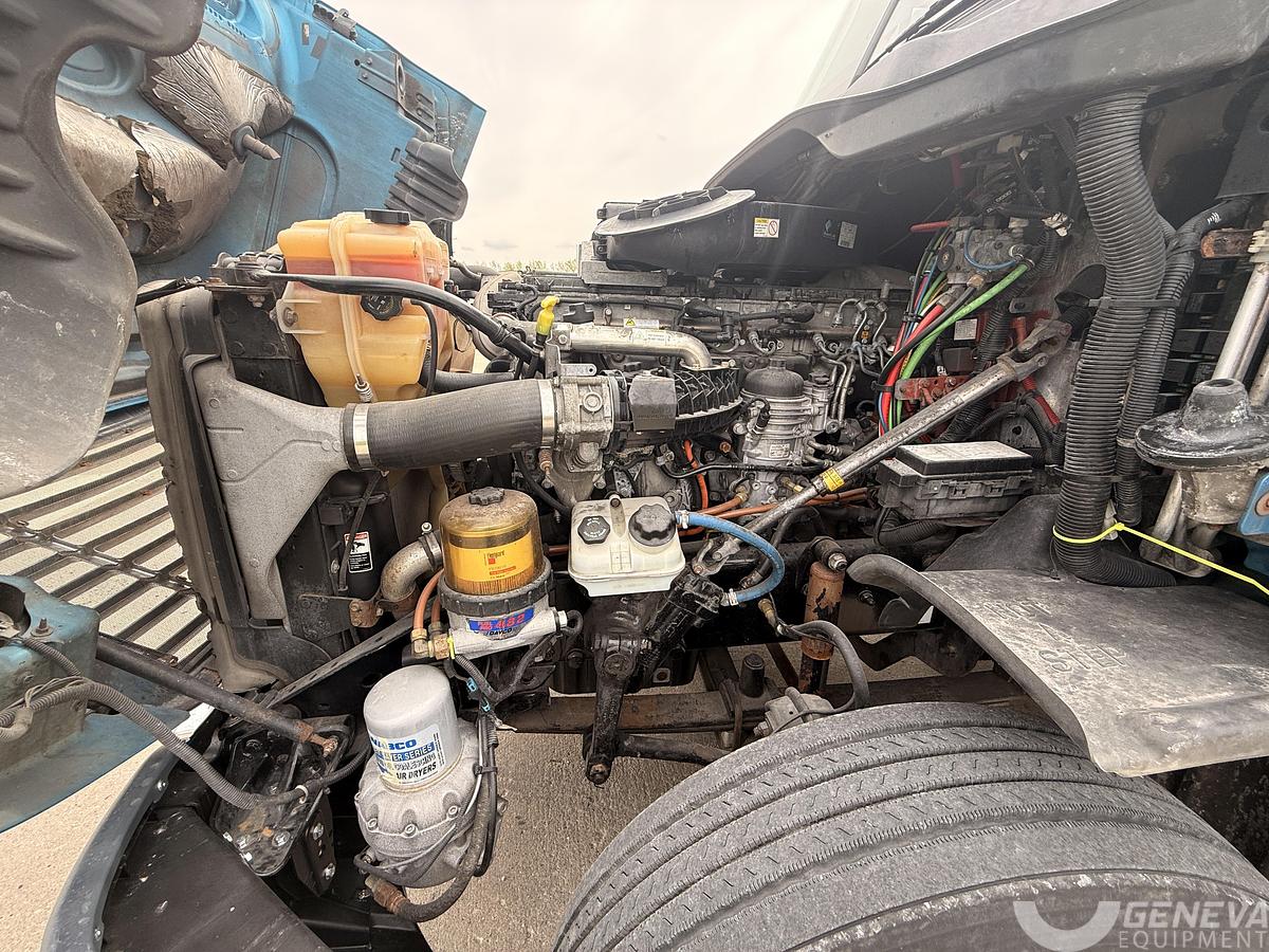 Used 2016 Freightliner CA 125