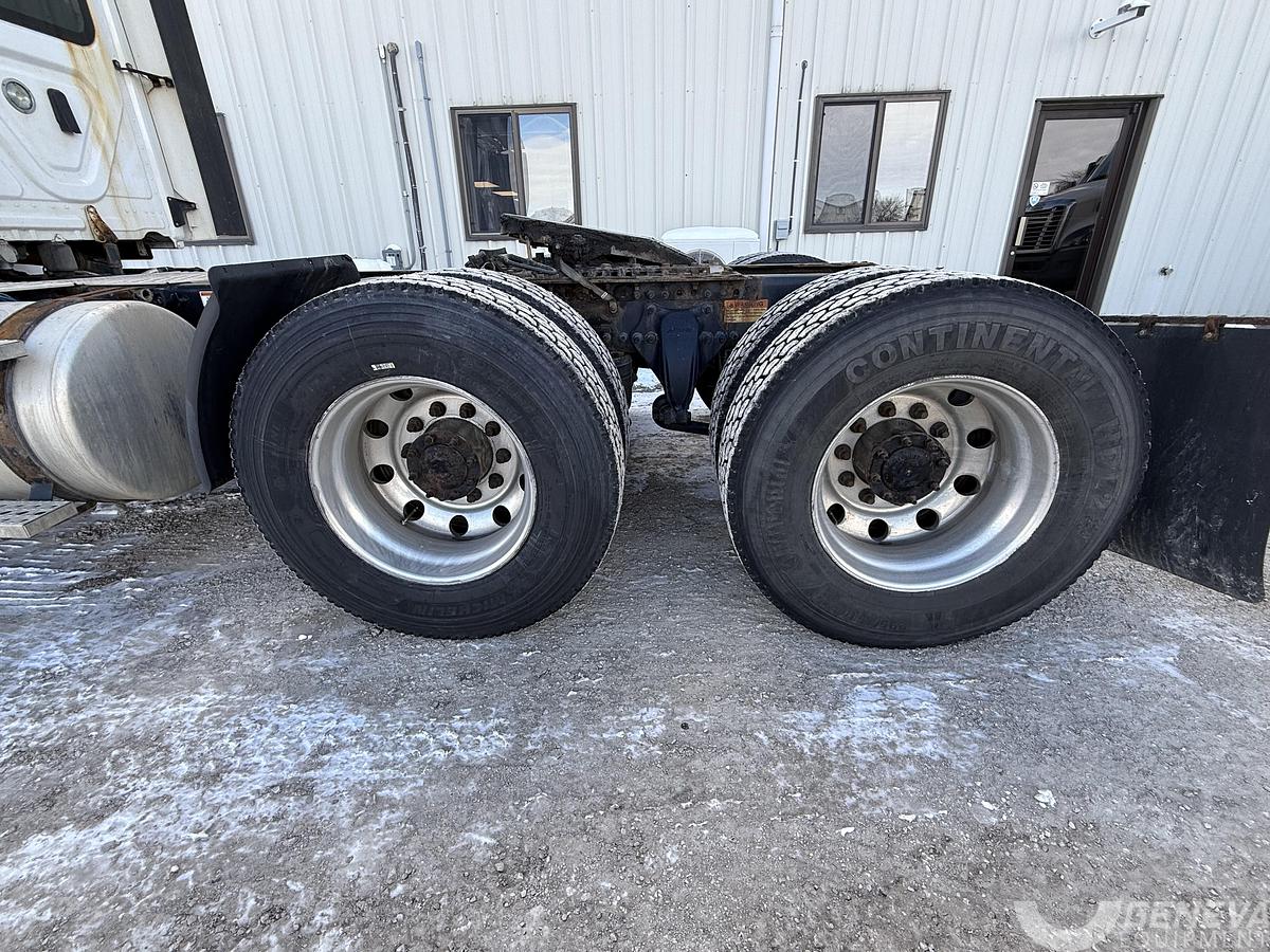 Used 2018 Freightliner Cascadia 113