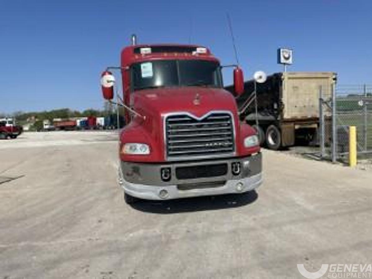 Used 2015 Mack CXU613