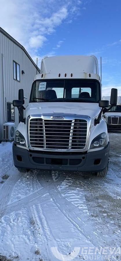Used 2018 Freightliner Cascadia 113