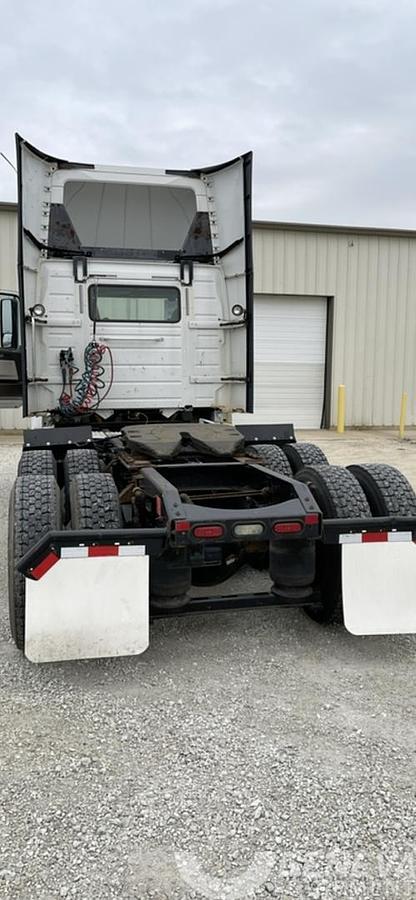 Used 2017 Volvo VNM200