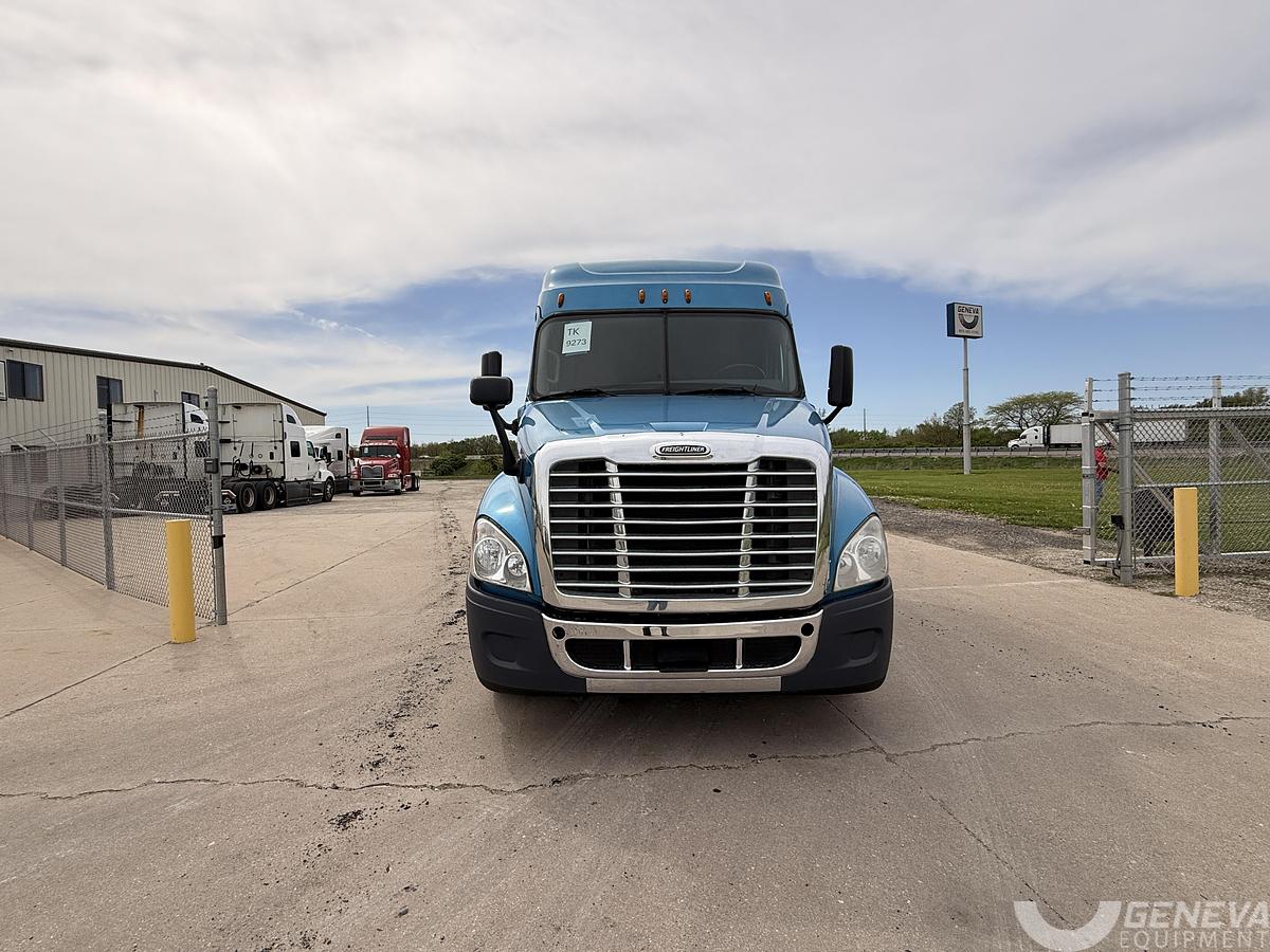 Used 2016 Freightliner CA 125