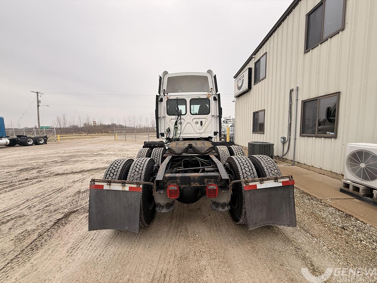 Used 2018 Freightliner Cascadia 113