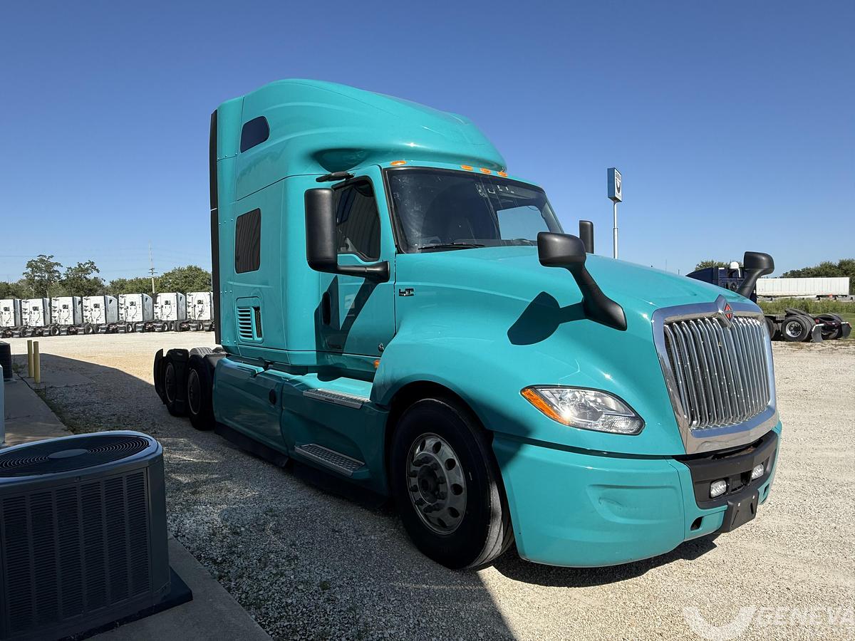 Used 2023 International LT625