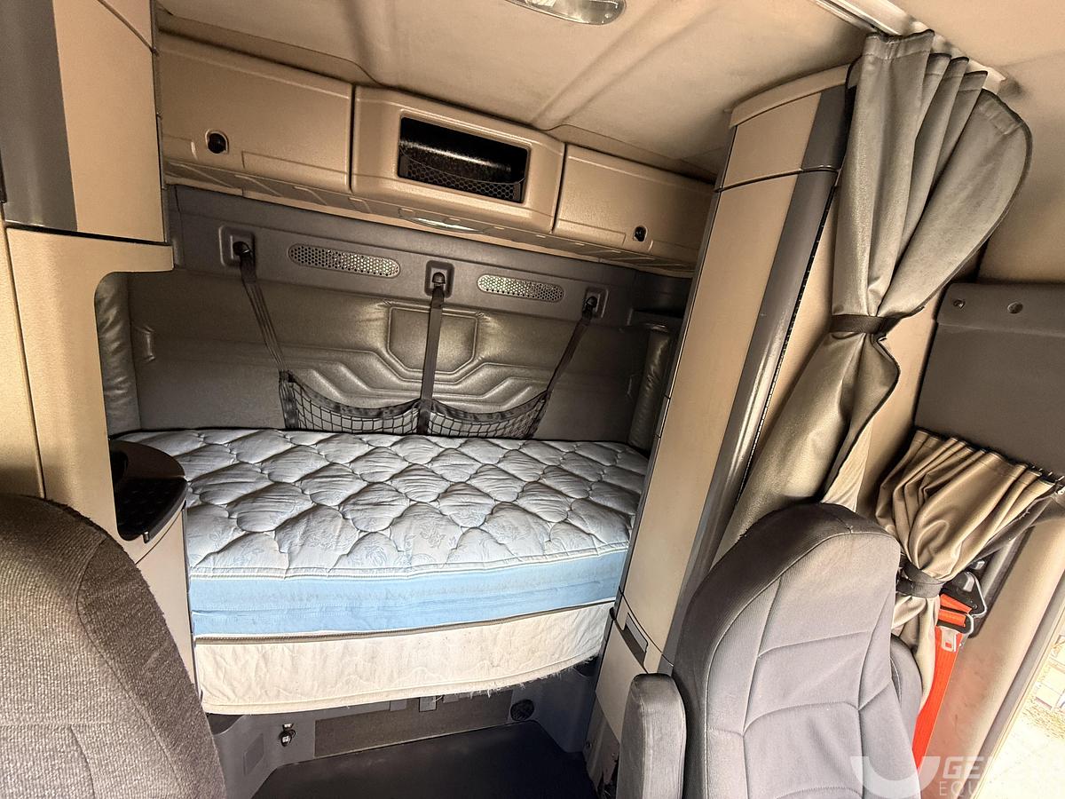 Used 2014 Freightliner Cascadia 125