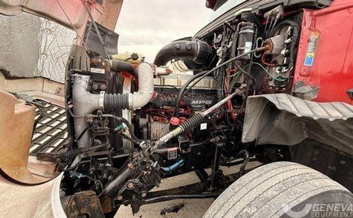 Used 2016 Mack Pinnacle CXU613 (TK8494)