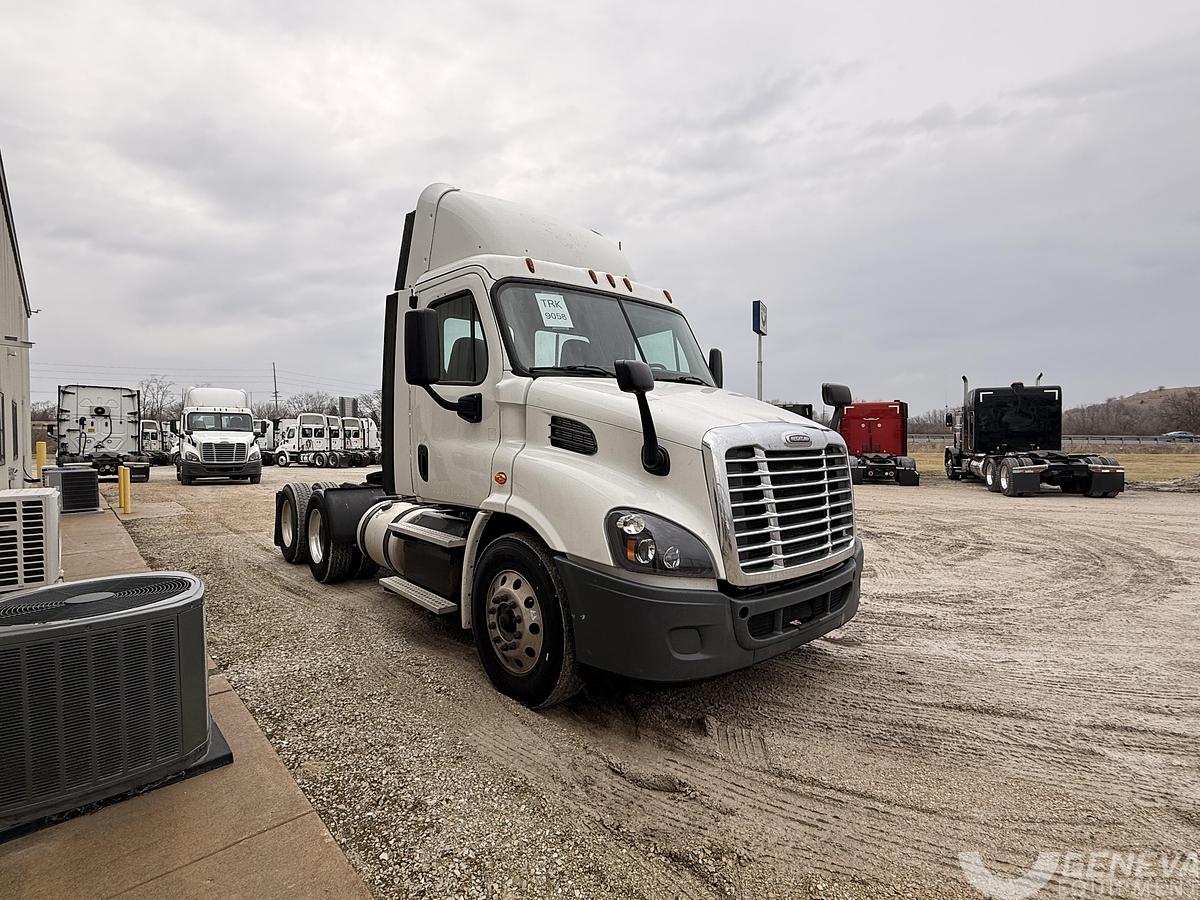 Used 2018 Freightliner Cascadia 113