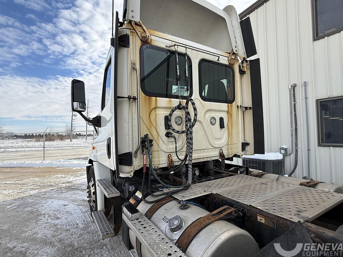 Used 2018 Freightliner Cascadia 113
