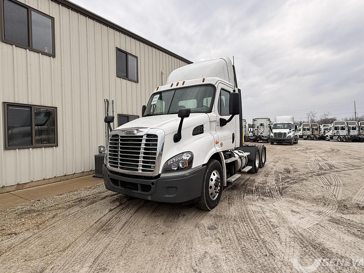 Used 2018 Freightliner Cascadia 113