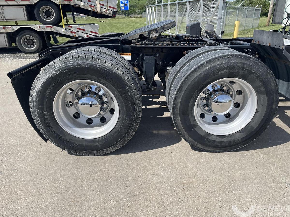 Used 2014 Freightliner Cascadia