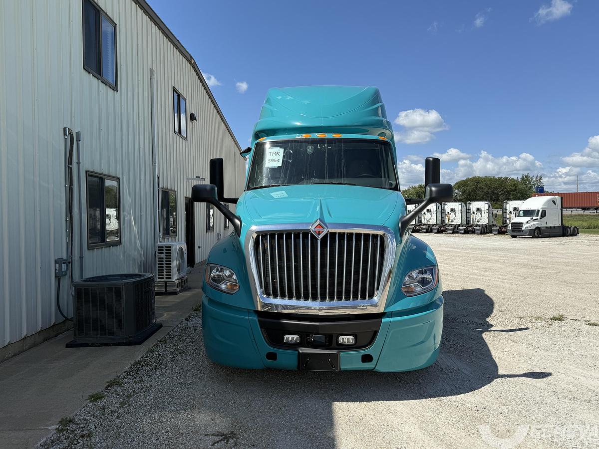 Used 2023 International LT625