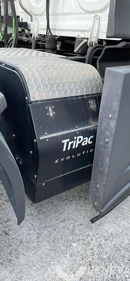 Used 2022 Freightliner Cascadia 126