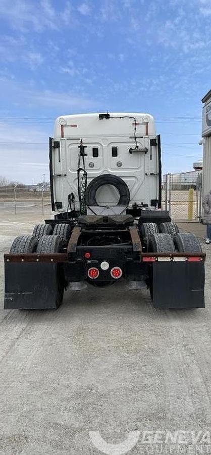 Used 2014 Freightliner Cascadia