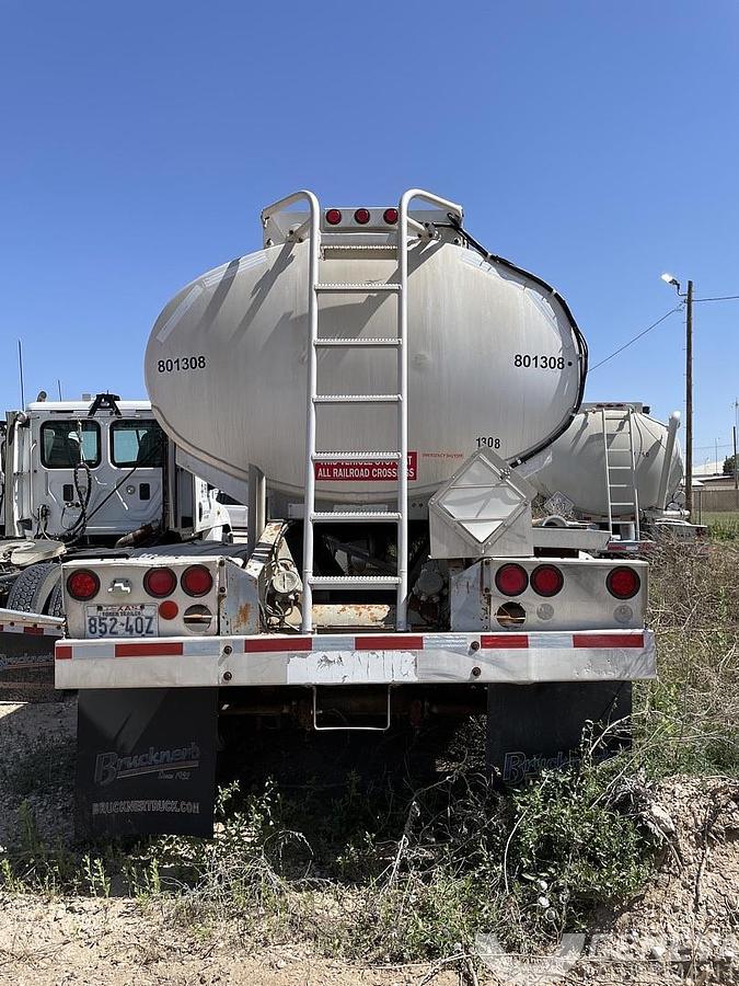 Used 1992 Fruehauf Fuel Trailer