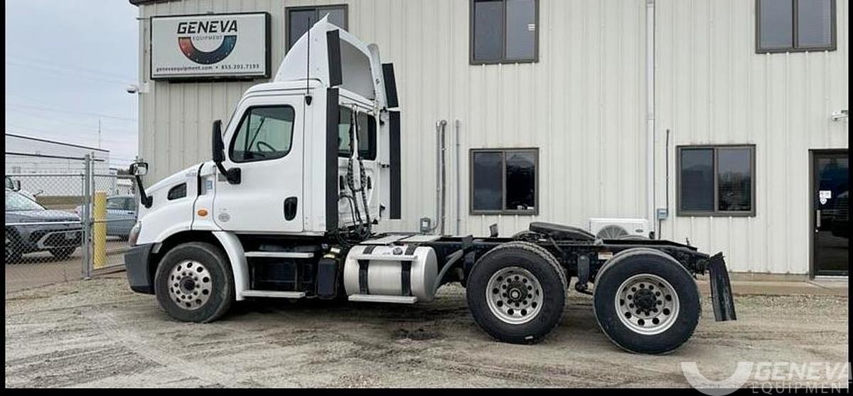 Used 2018 Freightliner Cascadia 113