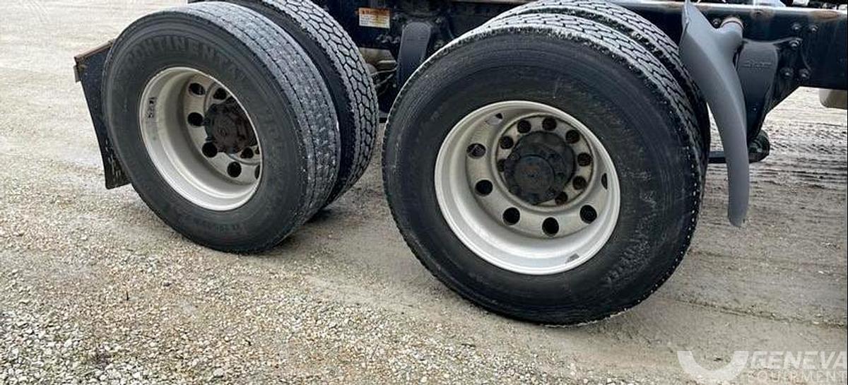 Used 2018 Freightliner Cascadia 113