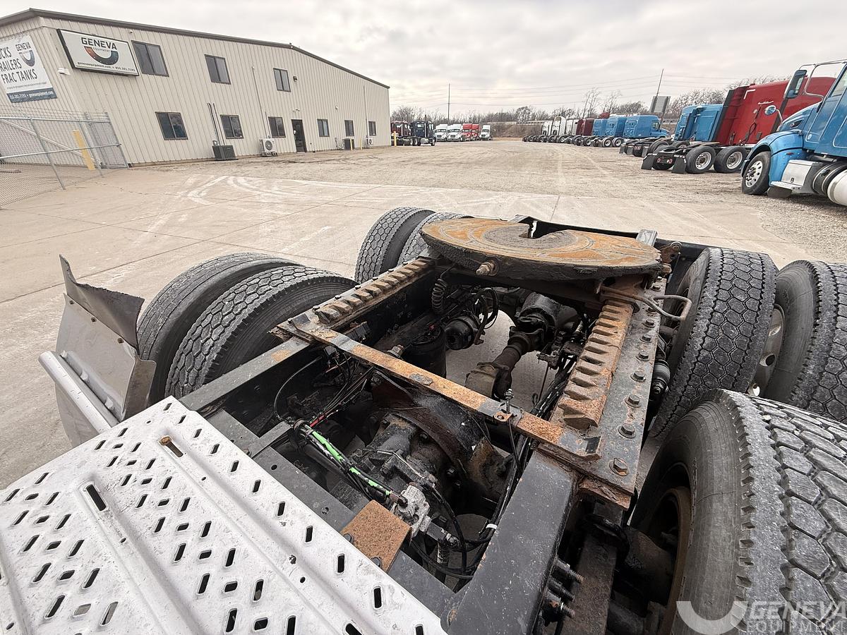 Used 2014 Mack Pinnacle CXU613