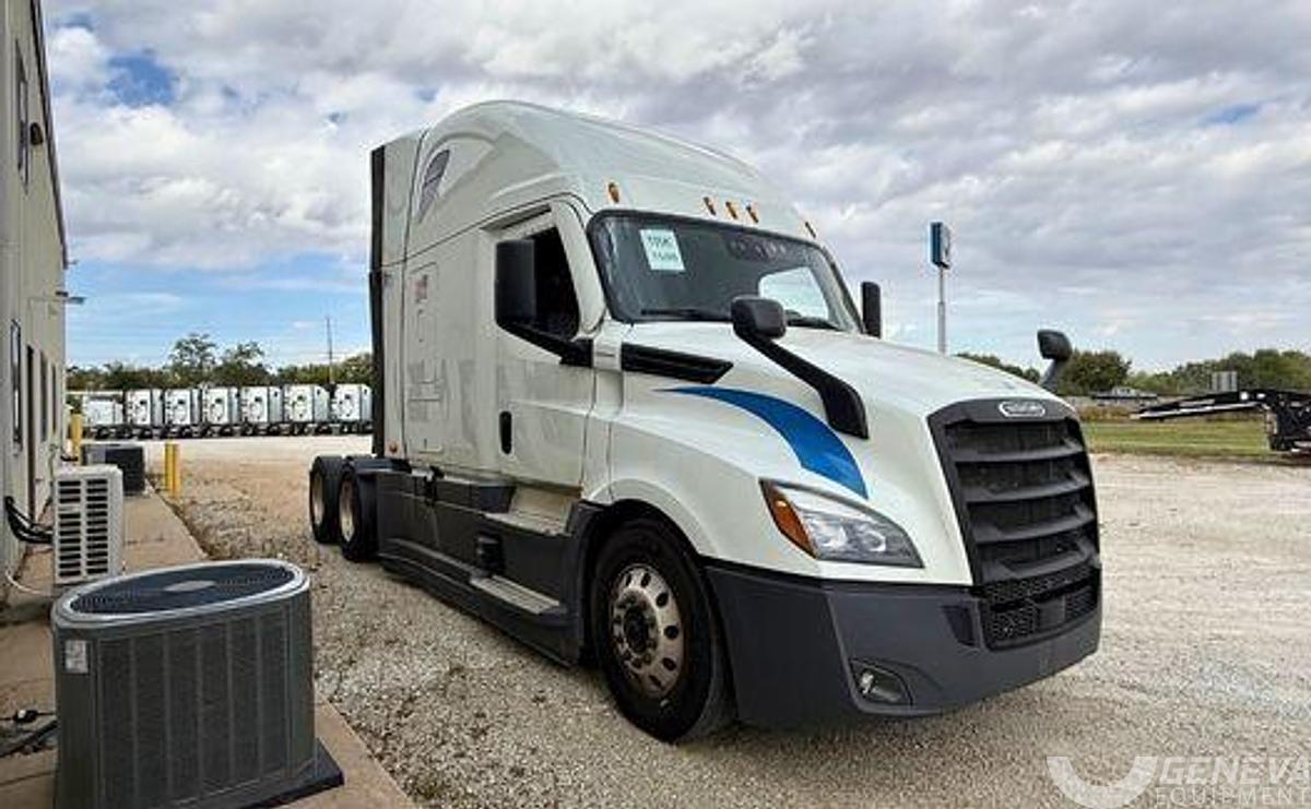 Used 2022 Freightliner Cascadia 126