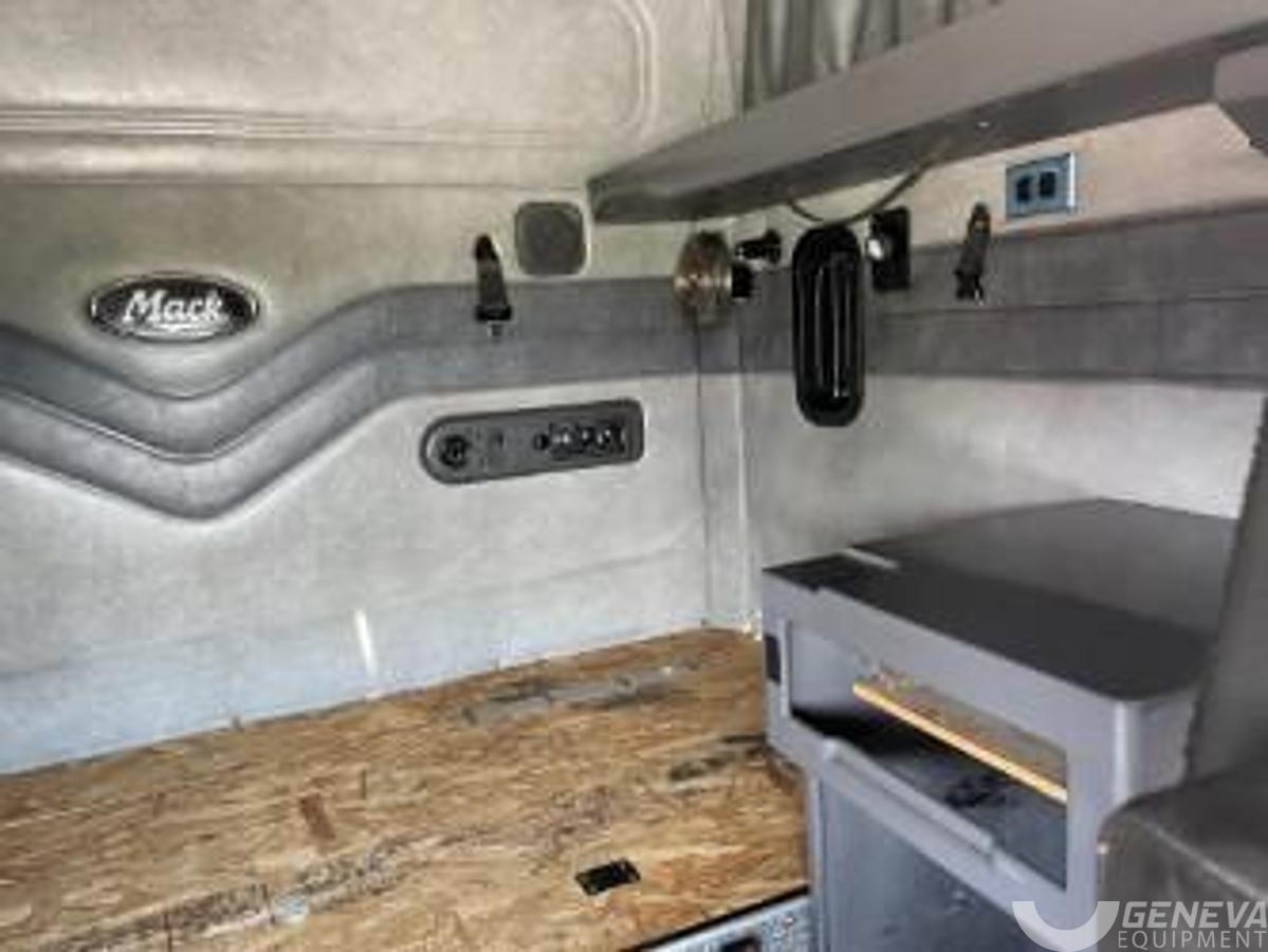 Used 2015 Mack CXU613