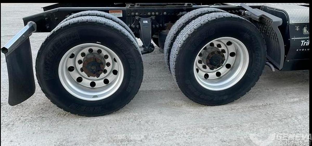 Used 2022 Freightliner Cascadia 126