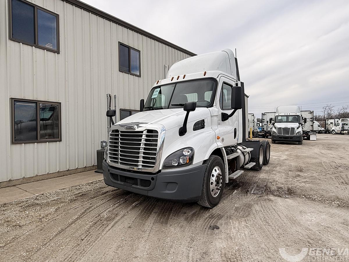 Used 2018 Freightliner Cascadia 113
