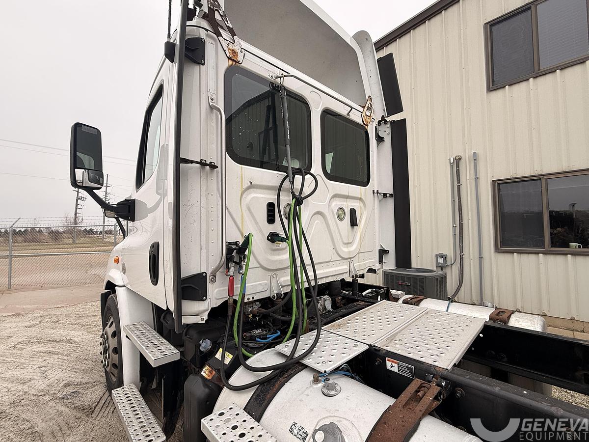 Used 2018 Freightliner Cascadia 113