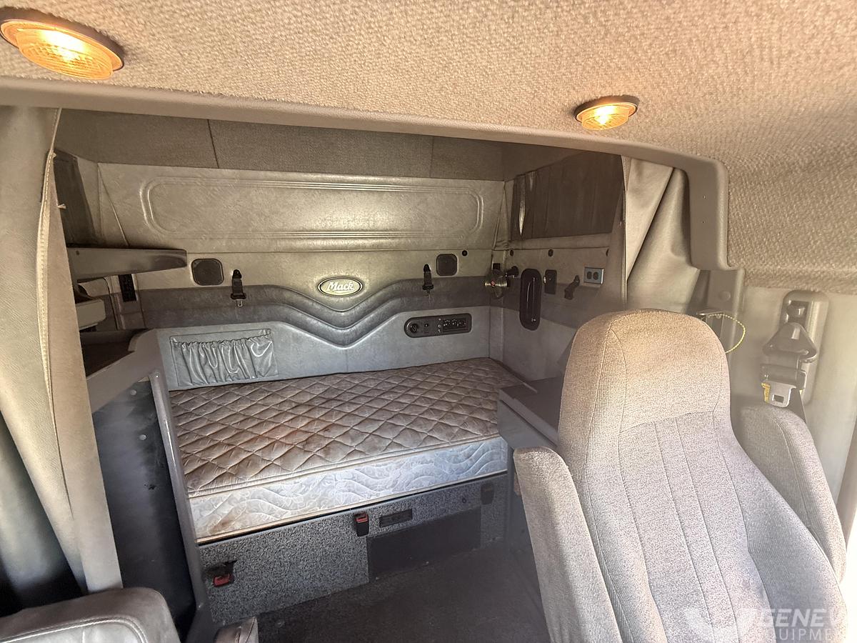 Used 2015 Mack CXU613