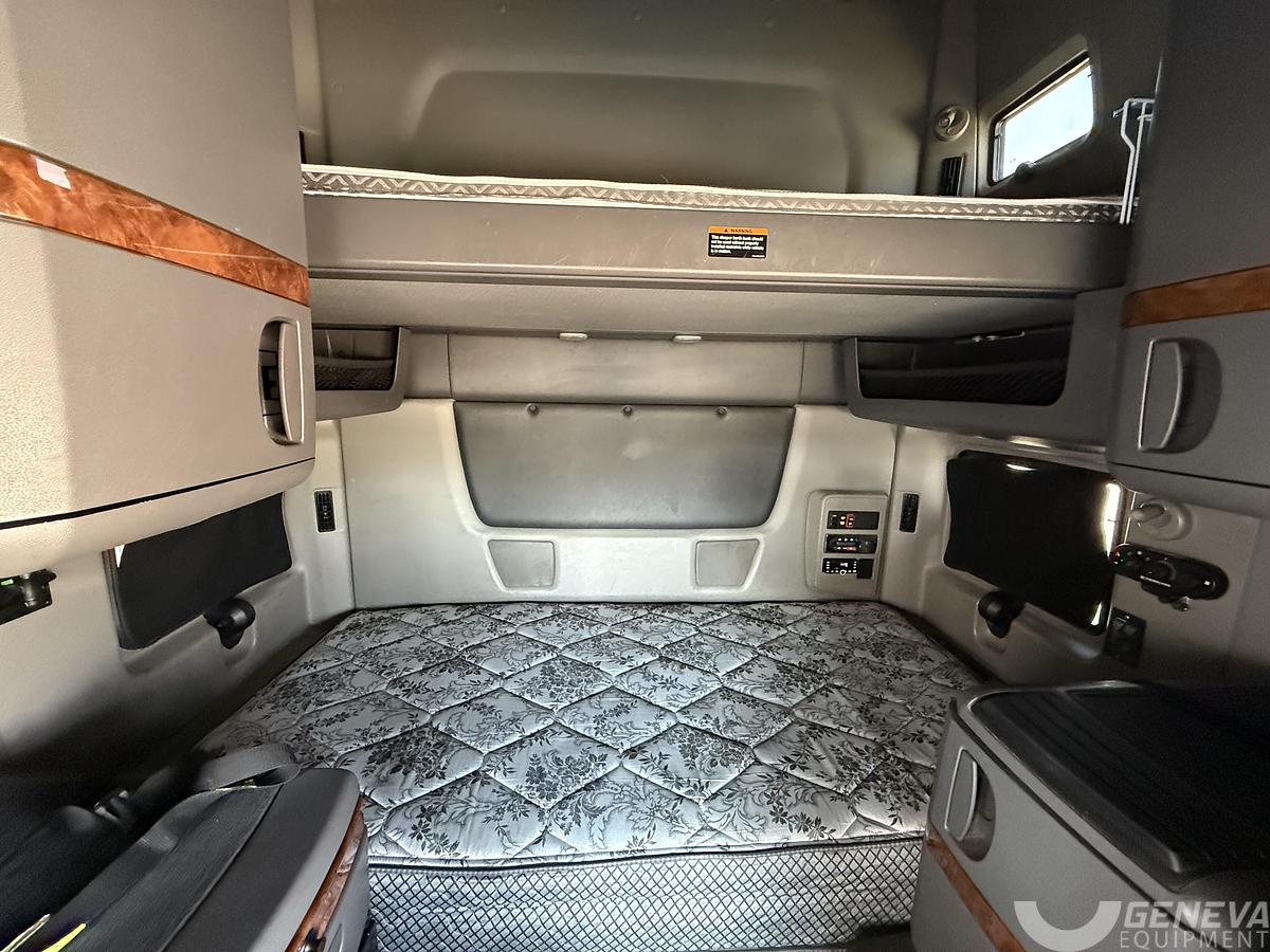 Used 2021 International LT625