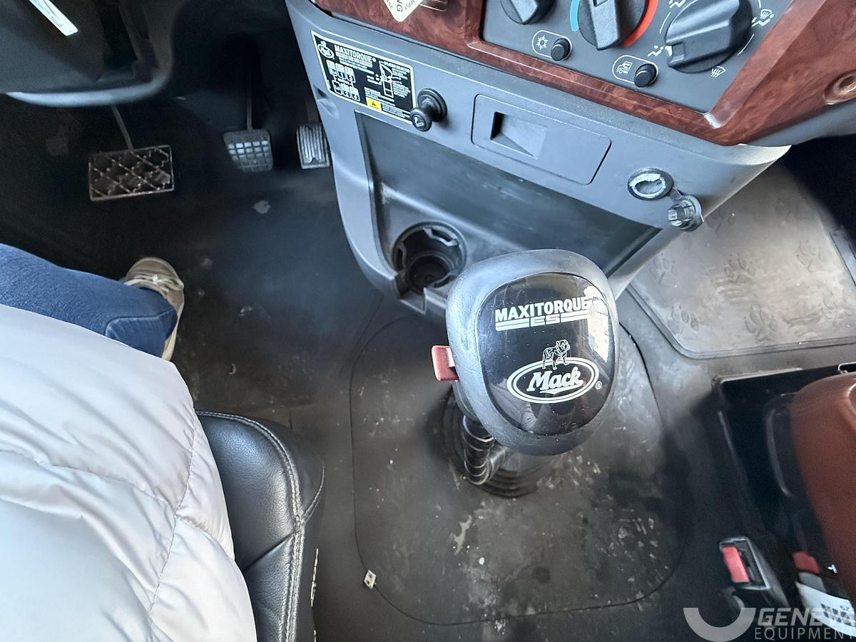 Used 2013 Mack CXU613