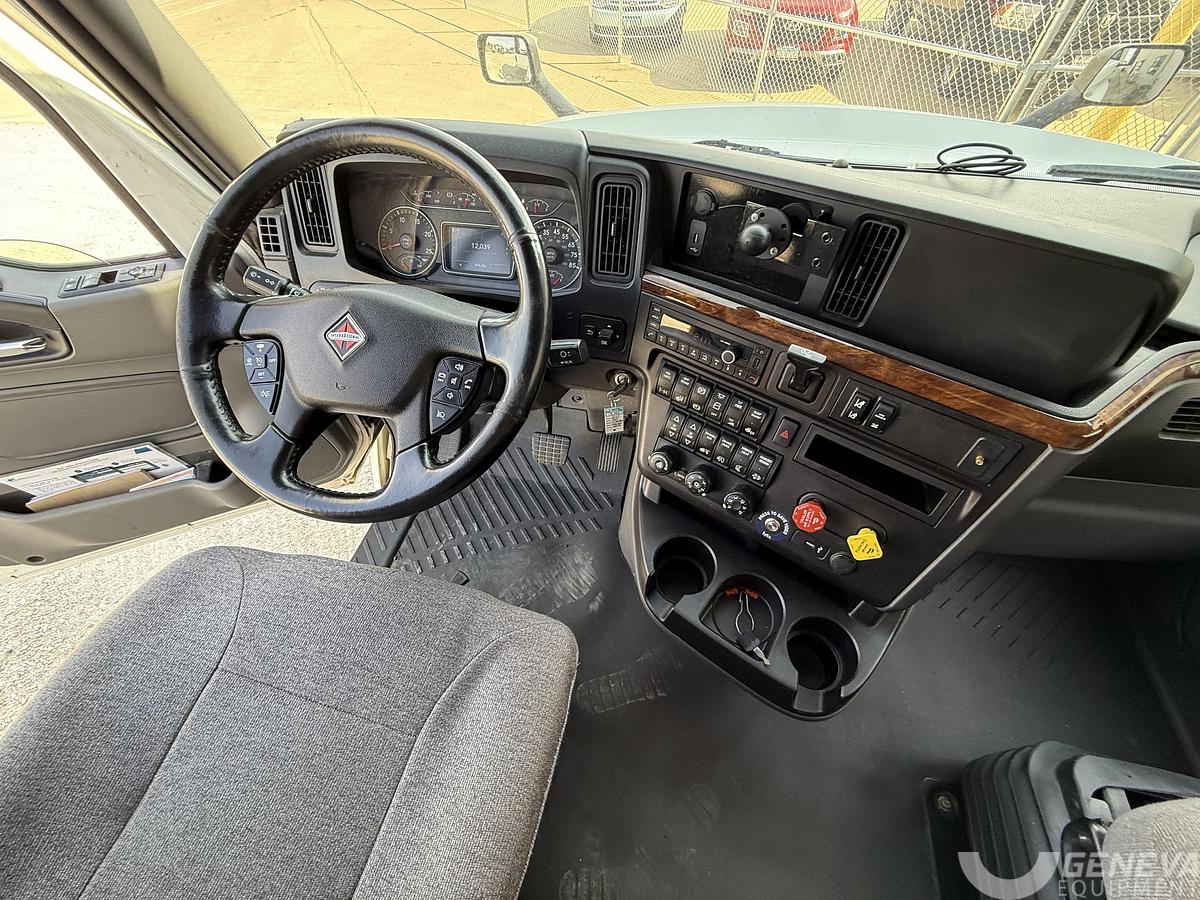 Used 2021 International LT625