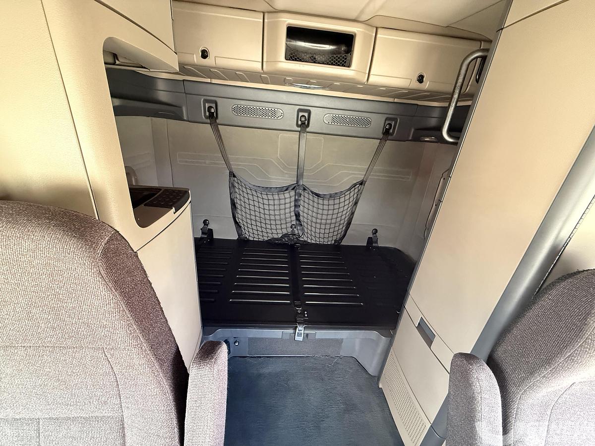 Used 2020 Freightliner Cascadia 113