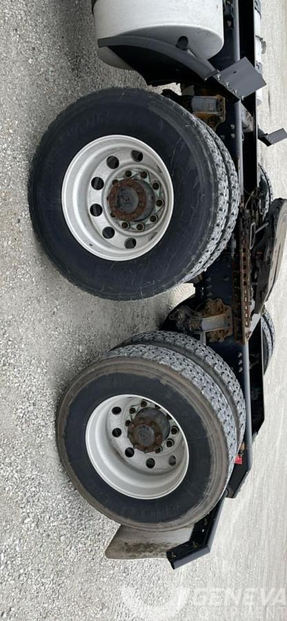 Used 2017 Volvo VNM200