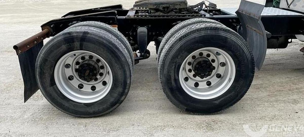 Used 2014 Freightliner Cascadia