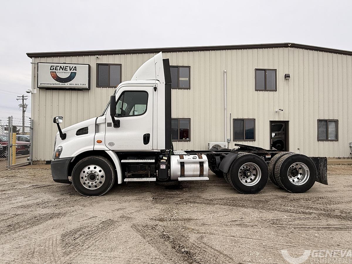 Used 2018 Freightliner Cascadia 113