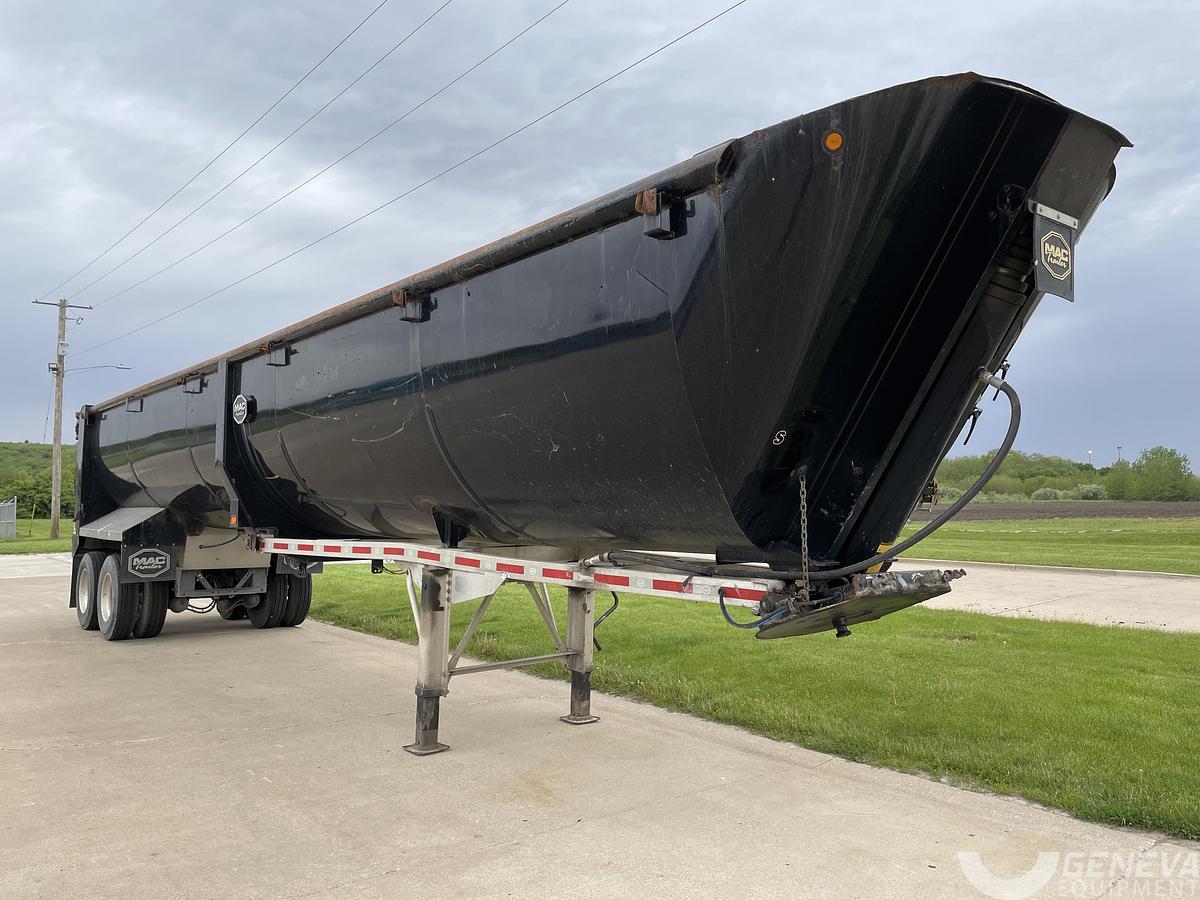 Used 2016 MAC Trailer