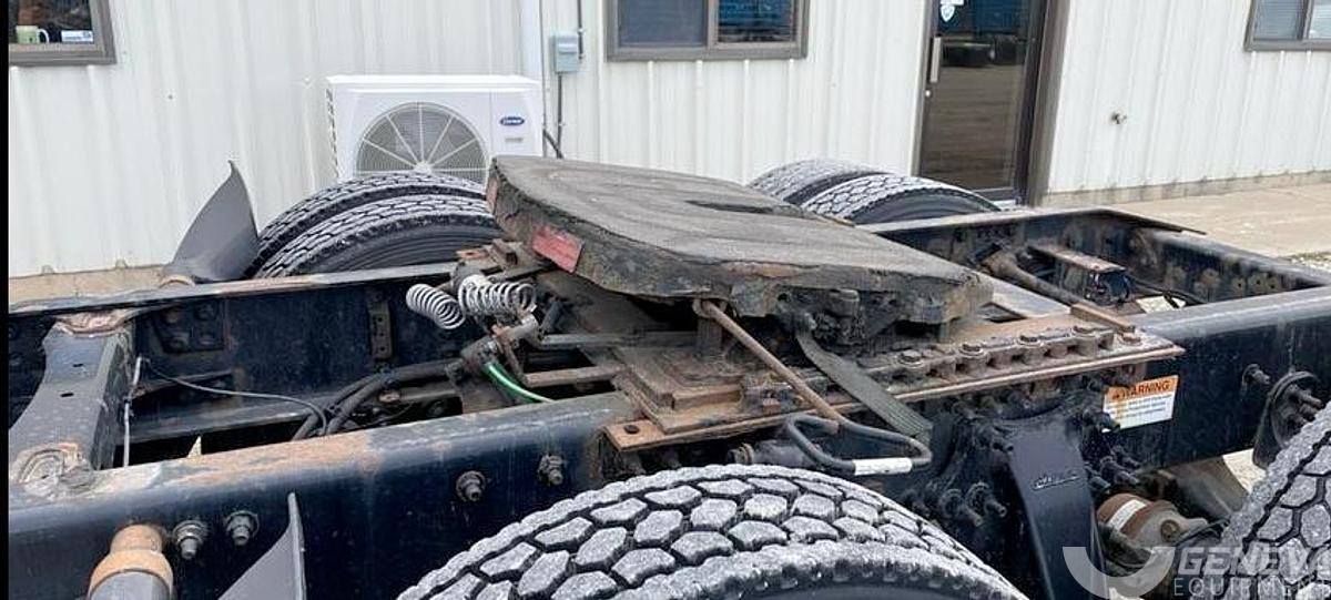 Used 2018 Freightliner Cascadia 113