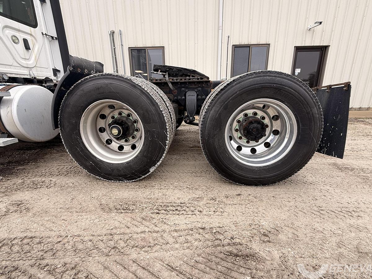 Used 2018 Freightliner Cascadia 113