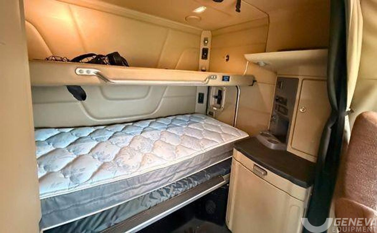 Used 2016 Peterbilt 579