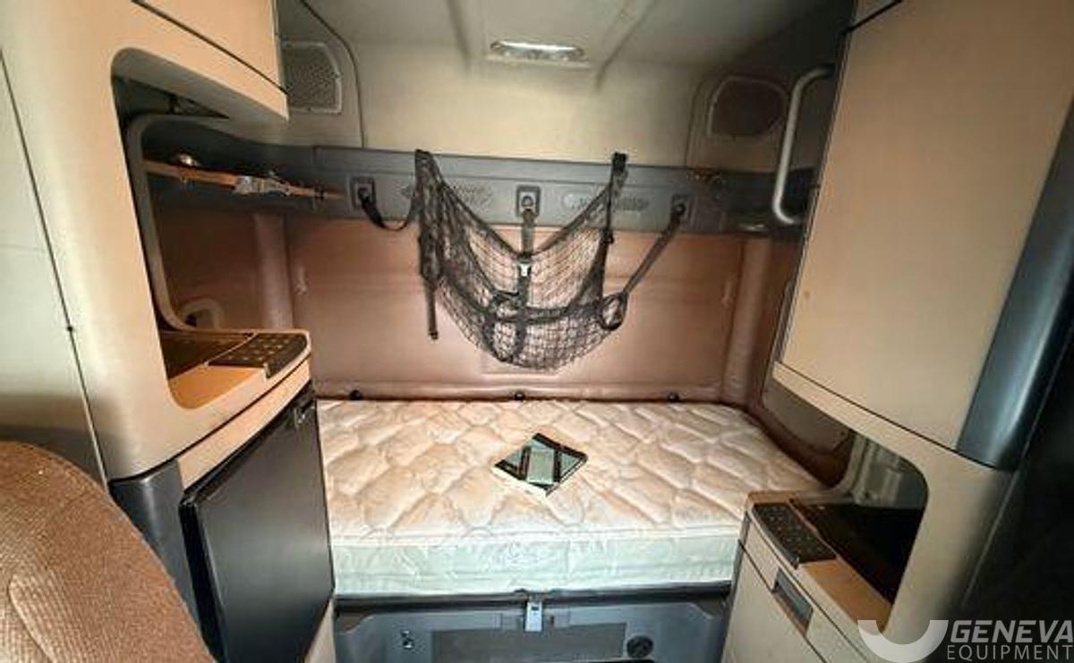 Used 2016 Freightliner CA 125