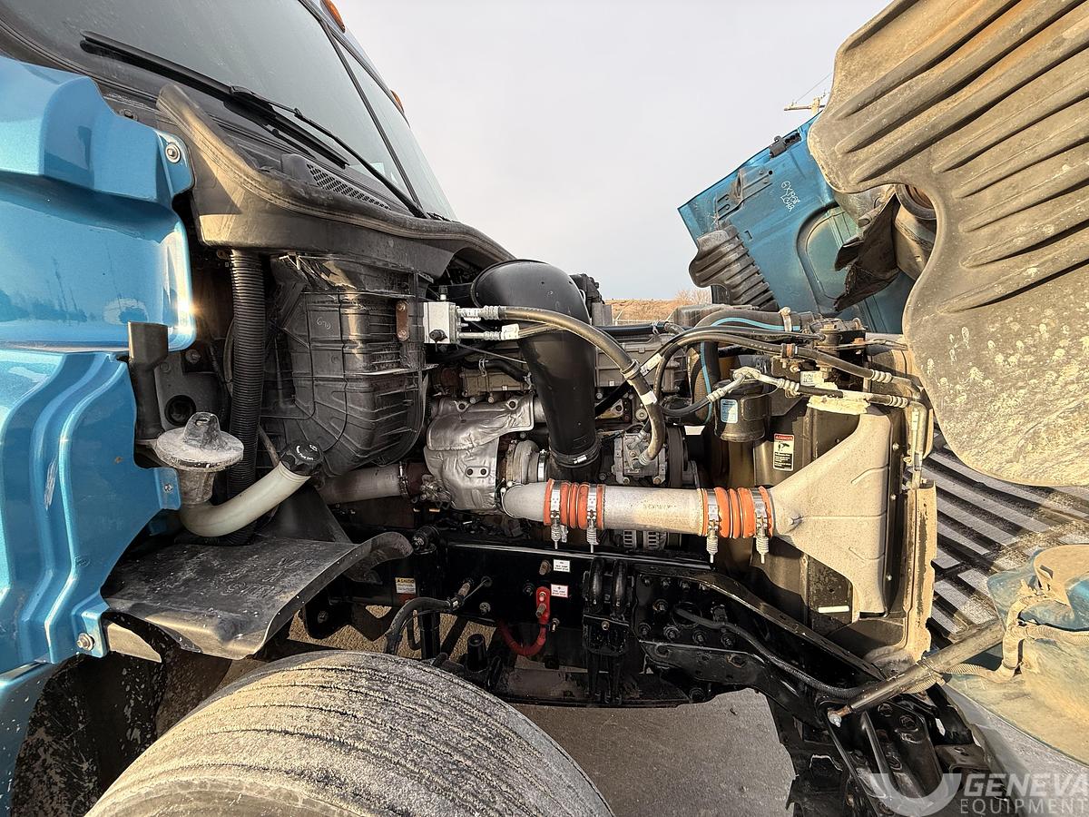Used 2016 Freightliner CA 125
