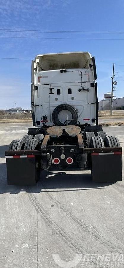 Used 2014 Freightliner Cascadia