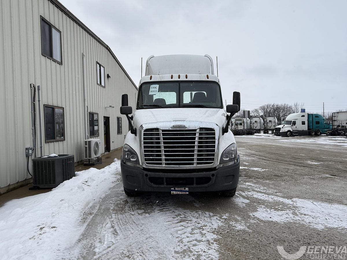 Used 2018 Freightliner Cascadia 113
