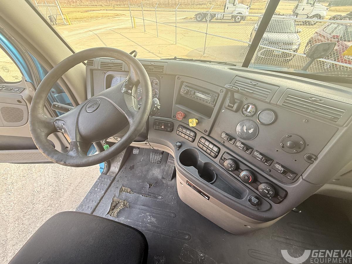 Used 2016 Freightliner CA 125