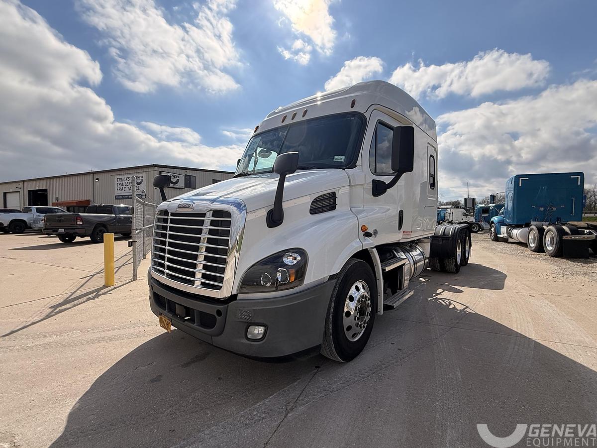 Used 2020 Freightliner Cascadia 113