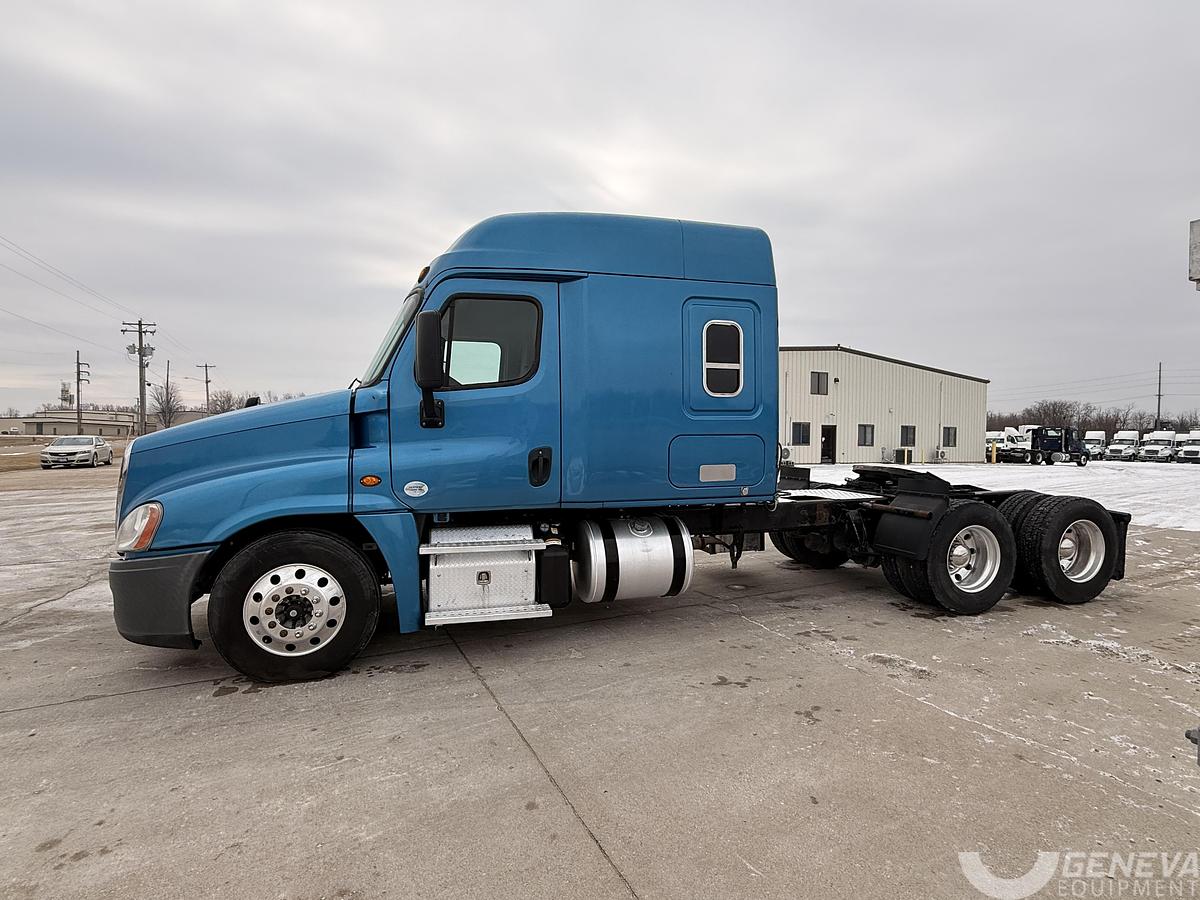 Used 2016 Freightliner CA 125