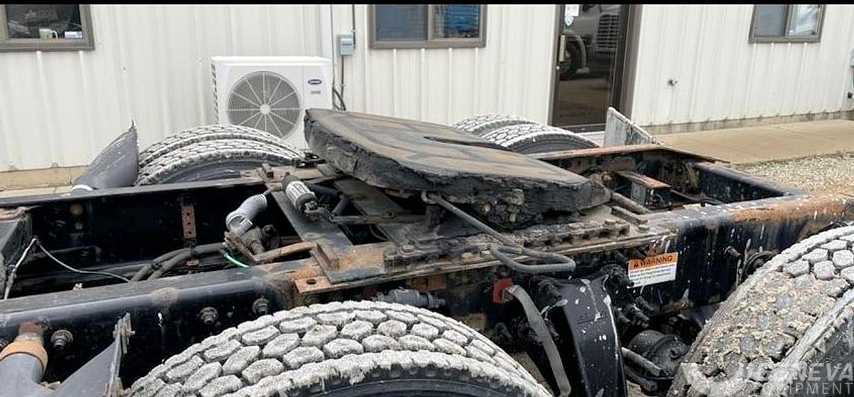 Used 2018 Freightliner Cascadia 113