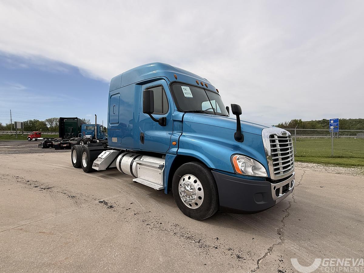 Used 2016 Freightliner CA 125