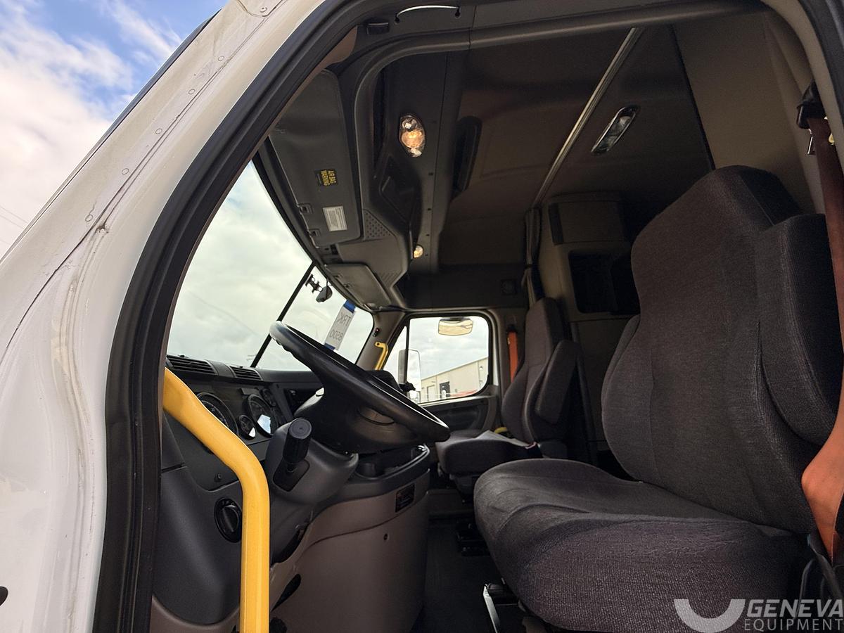 Used 2020 Freightliner Cascadia 113