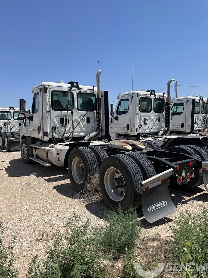 Used 2015 Freightliner Cascadia 125
